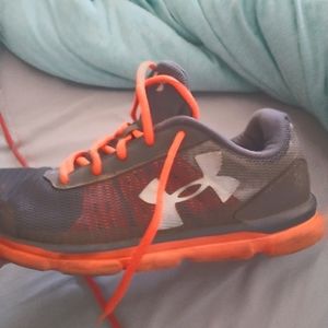 Under armor size 6